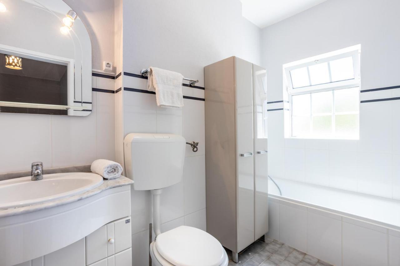 Newly Renovated 2 Bedroom Townhouse - Close To Salema Beach Kültér fotó