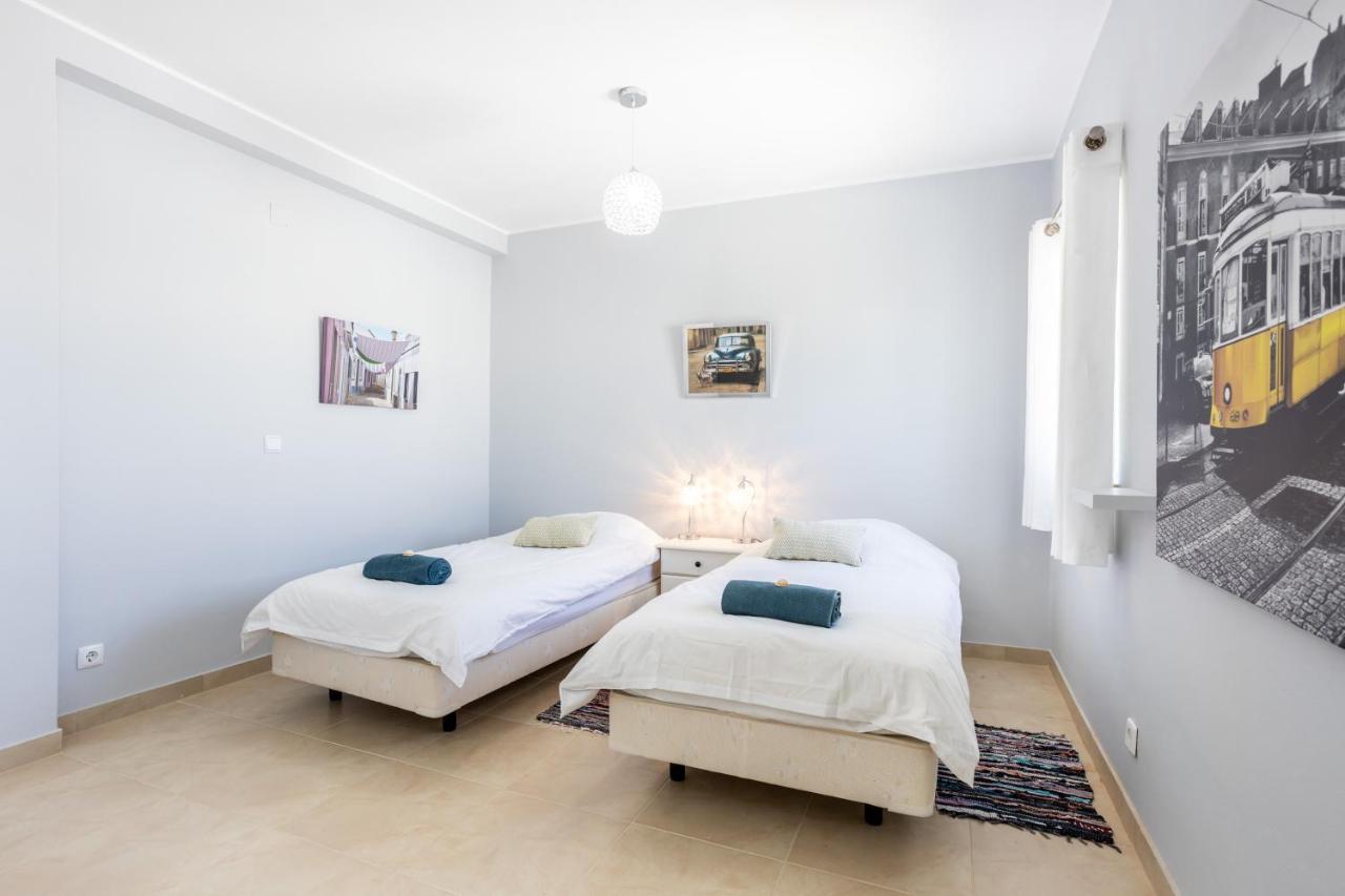 Newly Renovated 2 Bedroom Townhouse - Close To Salema Beach Kültér fotó