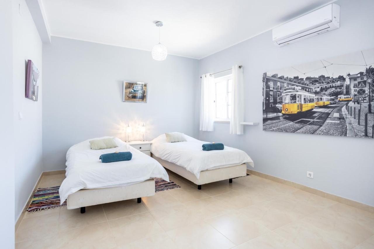 Newly Renovated 2 Bedroom Townhouse - Close To Salema Beach Kültér fotó
