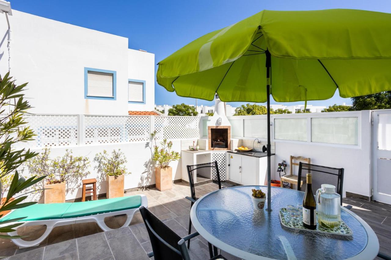 Newly Renovated 2 Bedroom Townhouse - Close To Salema Beach Kültér fotó