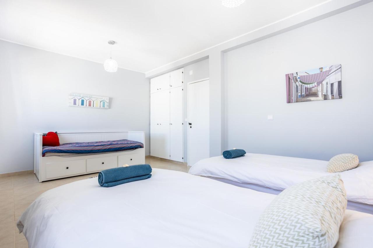 Newly Renovated 2 Bedroom Townhouse - Close To Salema Beach Kültér fotó